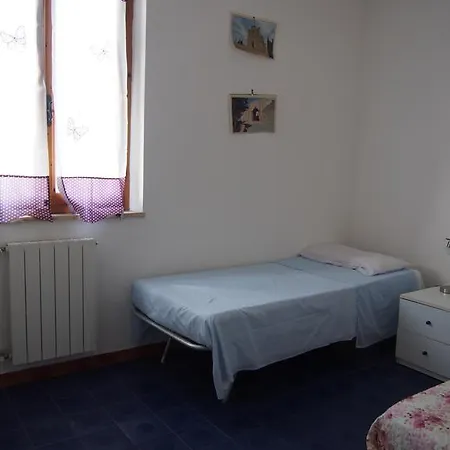 Agriturismo Poggio Gagliardo مزرعة للإقامة